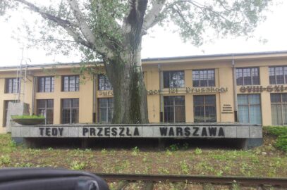 Dulag 121 Pomnik "Warszawa przeszła tędy"